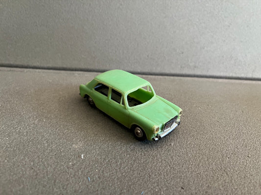 Ancienne Voiture Miniature Simca Chambord Norev Plastique France Epave