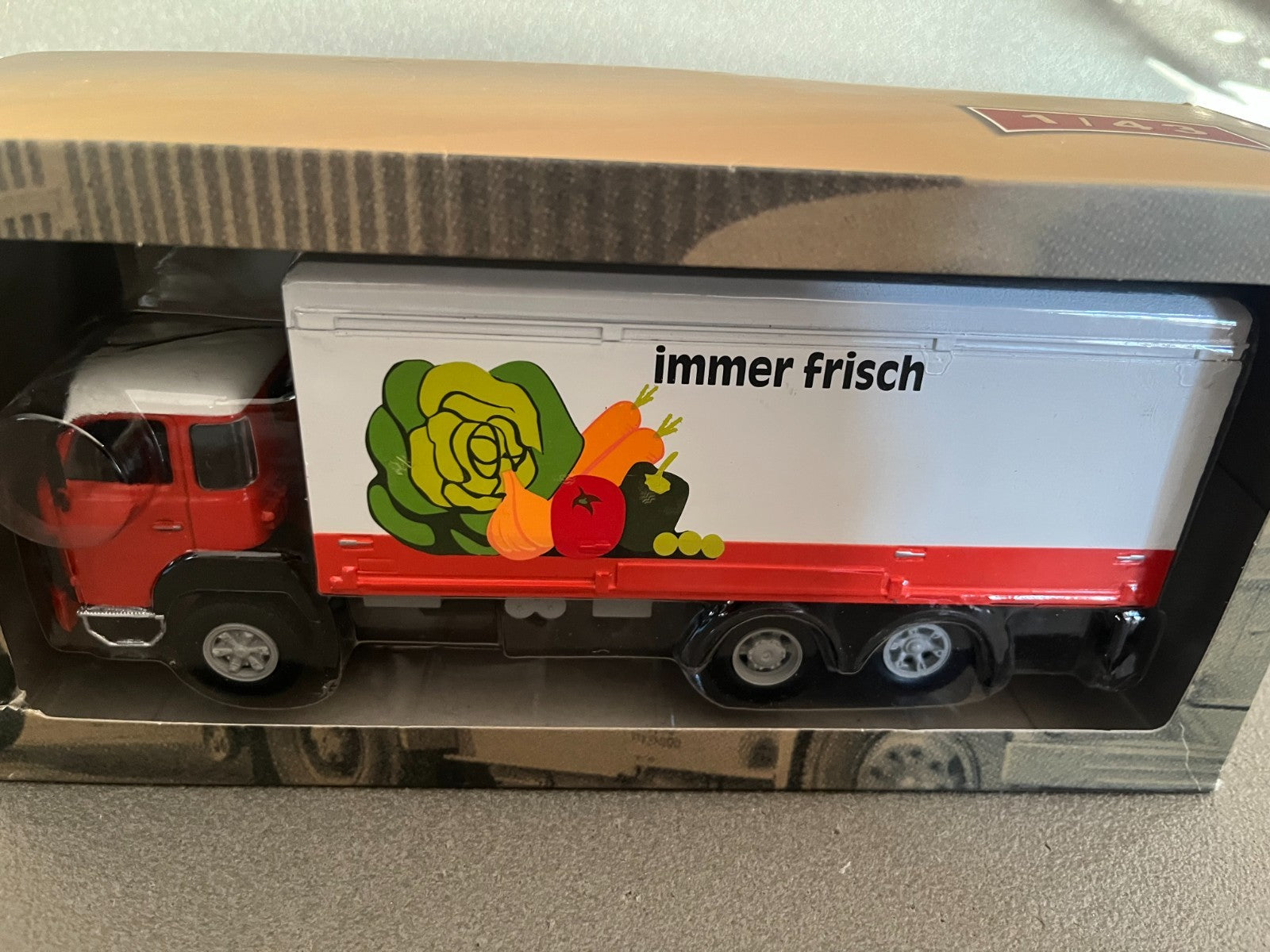 Voiture Miniature Camion D'autrefois Saurer D330 Ixo Altaya 1/43