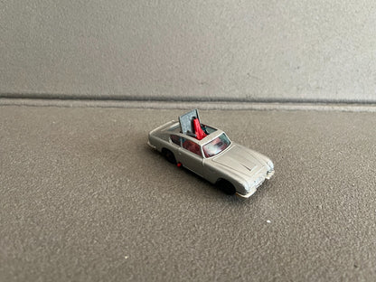 Ancienne Miniature Voiture James Bond 007 Aston Martin Husky Gt Britain