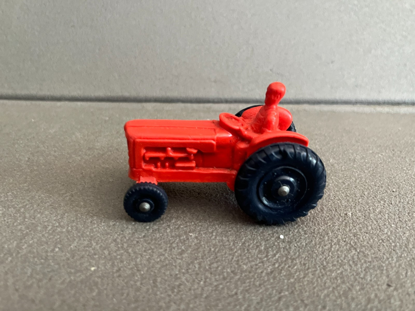 Voiture Miniature Ancien Tracteur Agricole Tomte Lardal Norway Plastique Gomme