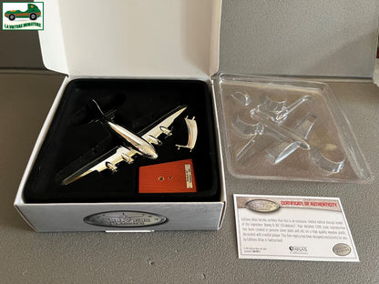 Avion miniature chrome Boeing B-307 Atlas Silver Classics au 1/200