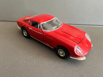 Ancienne Miniature Voiture Ferrari GTB-4 ERTL 1/18 Défauts