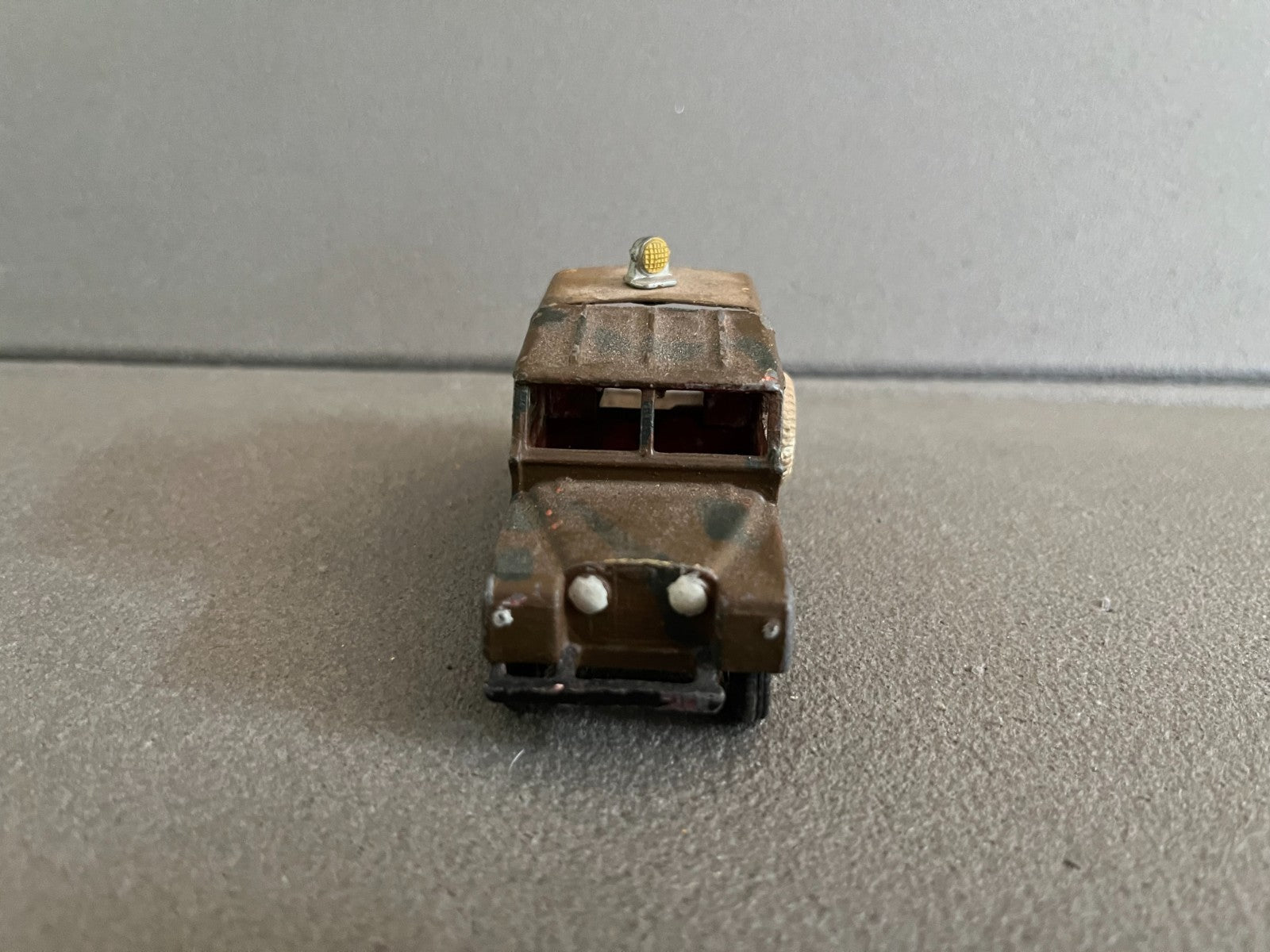 Ancienne Miniature Voiture Land Rover 109 WB Corgi Toys Gt Britain Epave