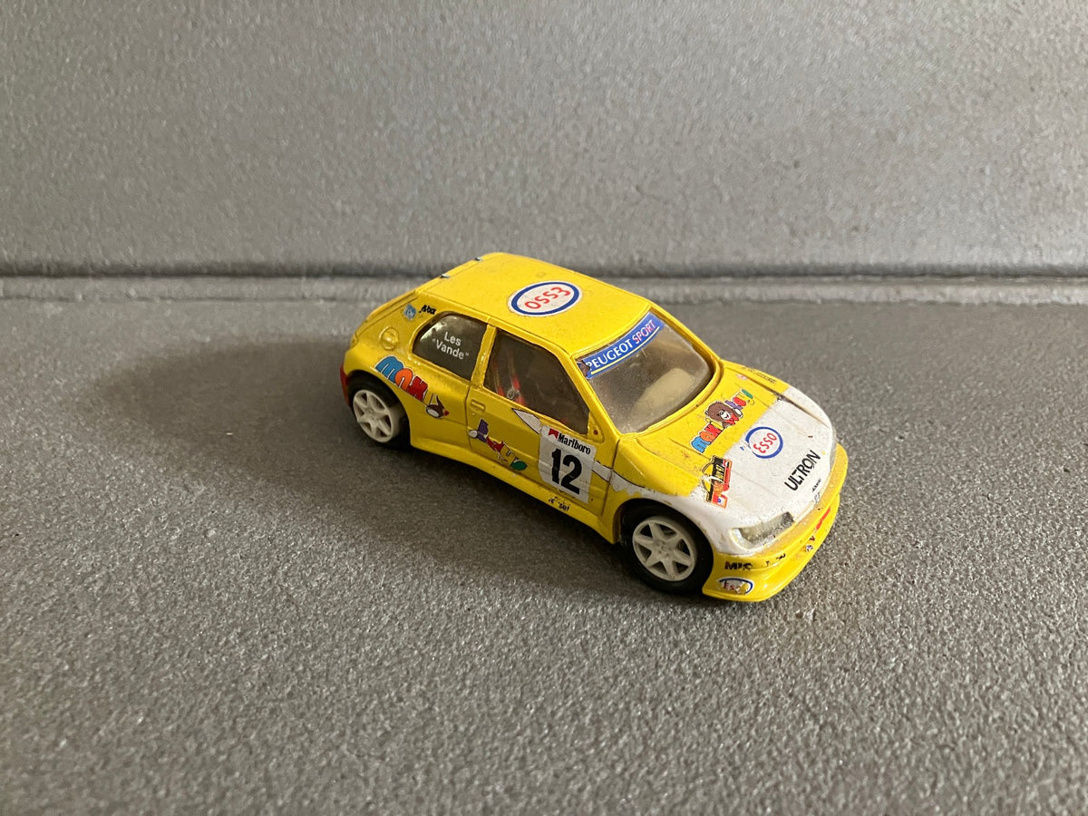 Voiture Miniature Kit résine monté Peugeot 306 Tip Top Chrono France au 1/43