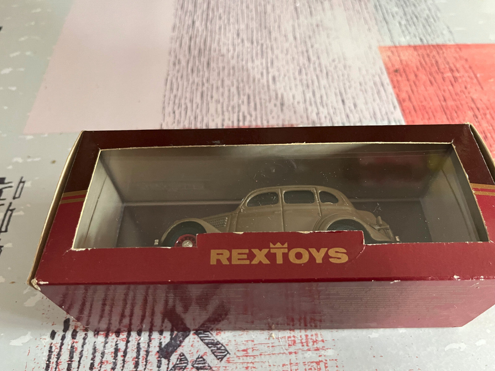 Voiture Miniature Ford 1935 Fordor Touring Sedan 42 Rextoys 1/43