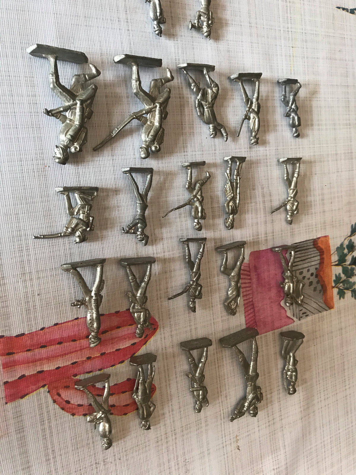 Ancien Soldat Lot de 22 Soldats Armée Militaire Métal Alu ? Zamac ? Plomb ?