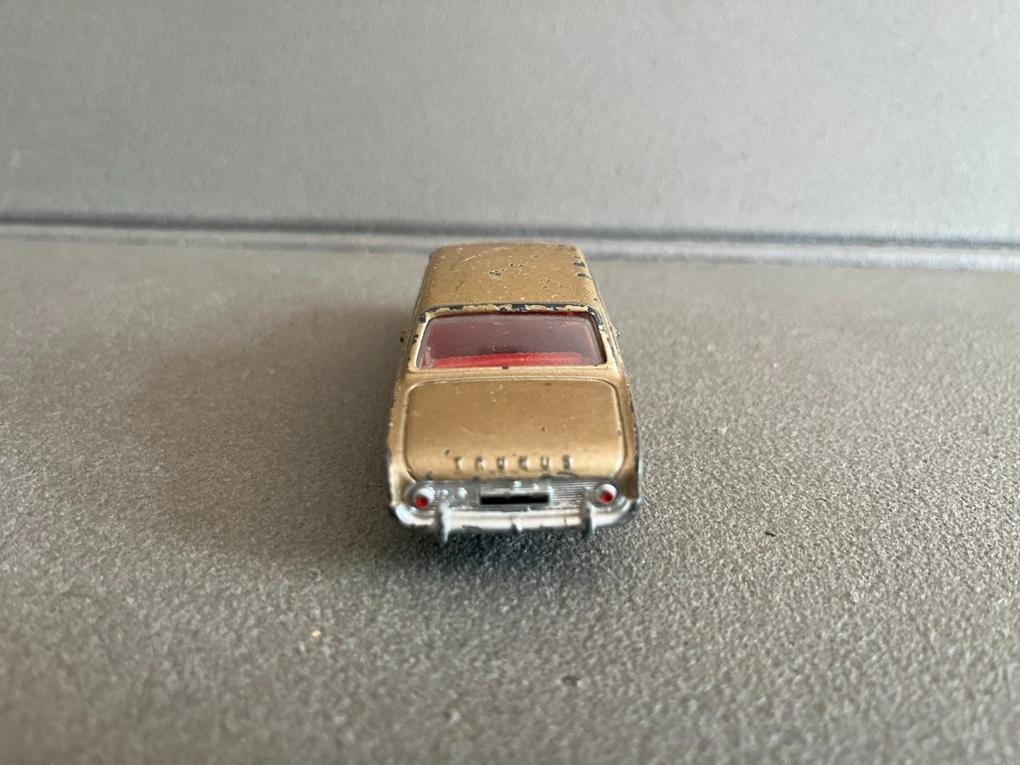 Ancienne Miniature Voiture Ford Taunus Dinky Toys Meccano France Epave