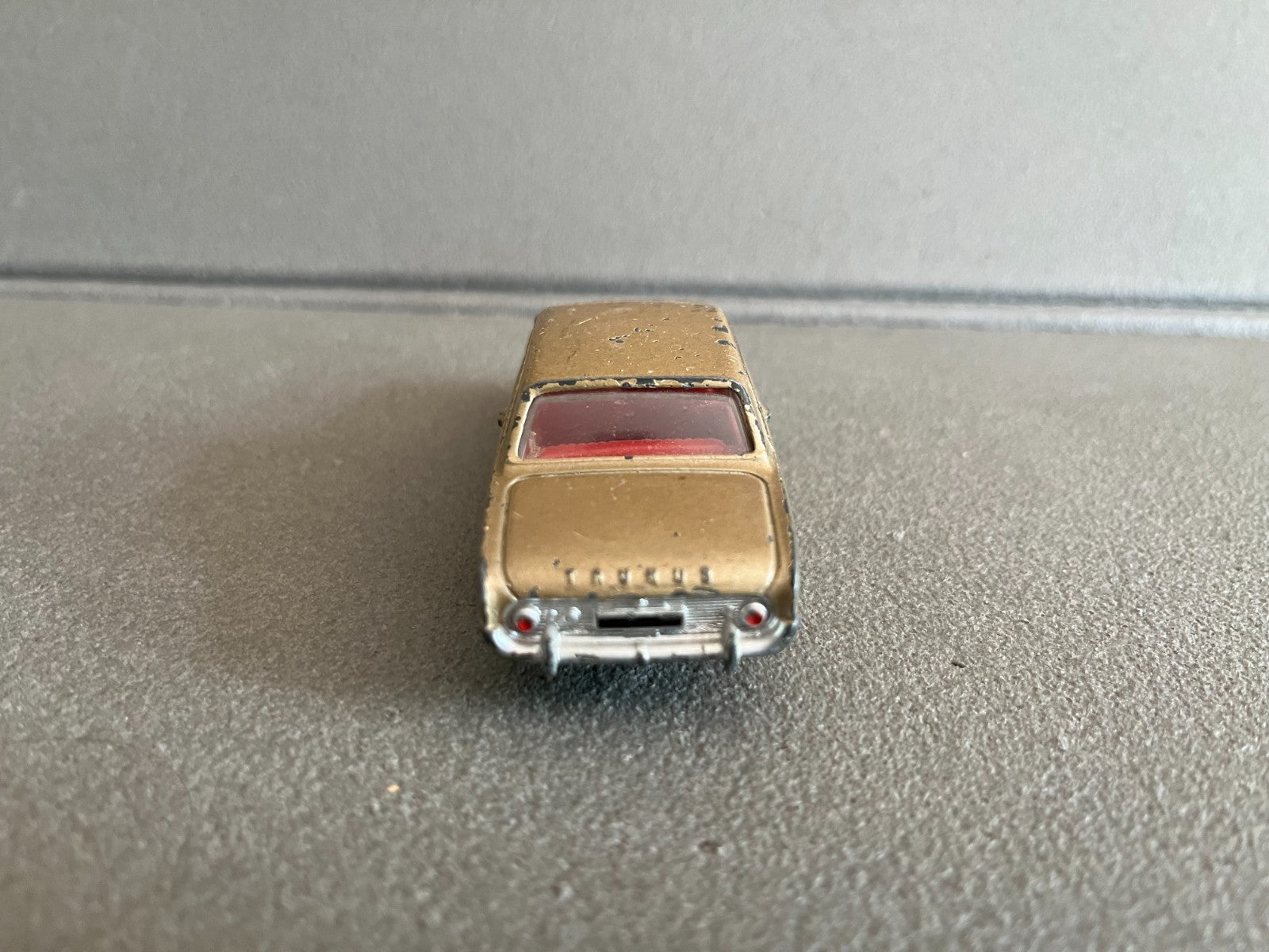 Ancienne Miniature Voiture Ford Taunus Dinky Toys Meccano France Epave