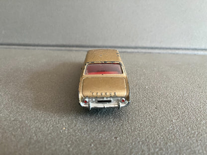 Ancienne Miniature Voiture Ford Taunus Dinky Toys Meccano France Epave