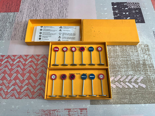 Voiture miniature Lot de 12 Panneaux de Signalisation Routière Dinky Toys Atlas