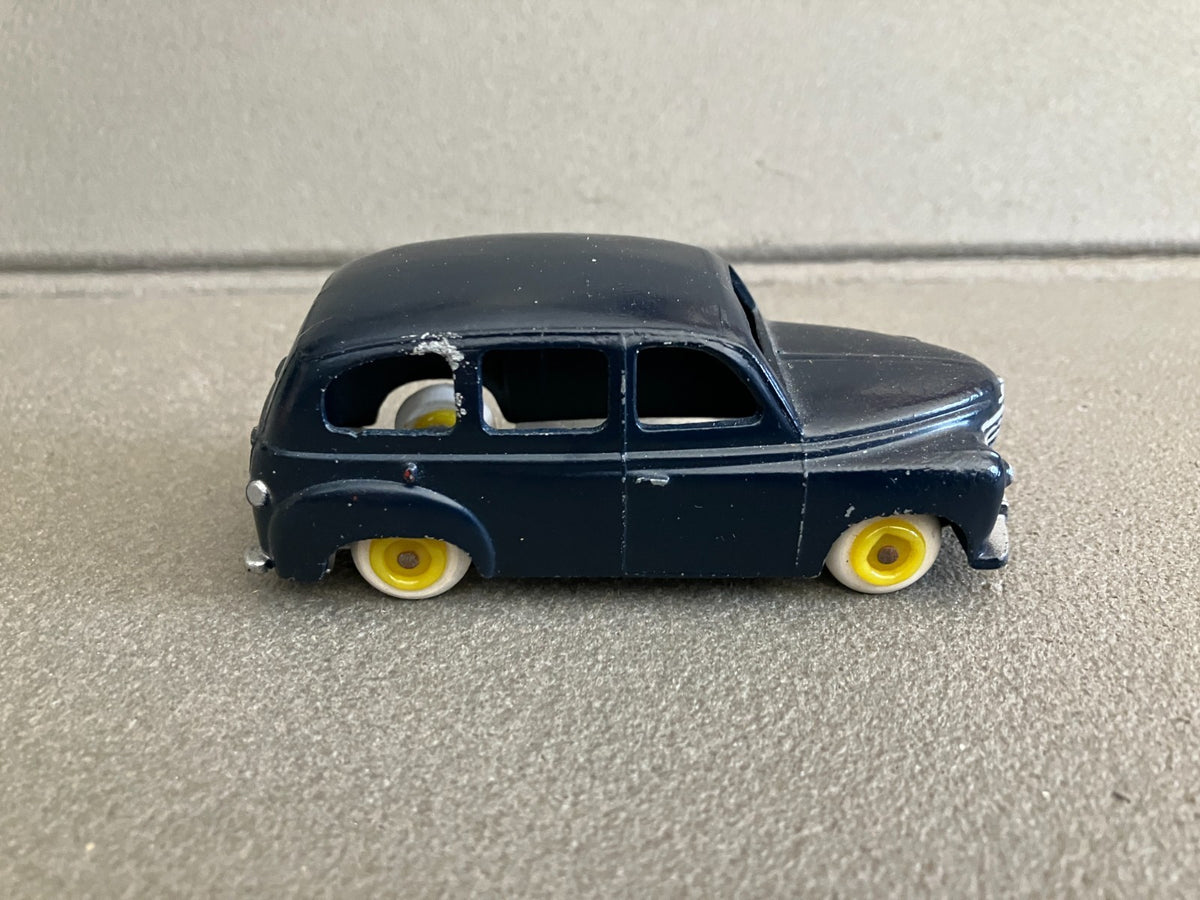 Ancienne Voiture Miniature Renault Prairie CIJ France 1/43