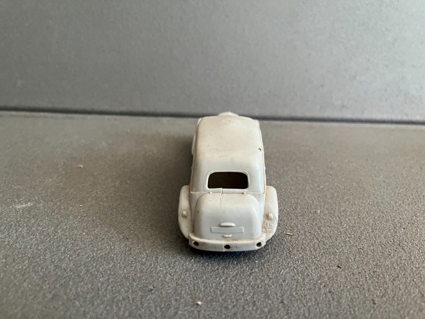 Ancienne Voiture Miniature Citroen Traction 15 Six Norev Plastique France Epave