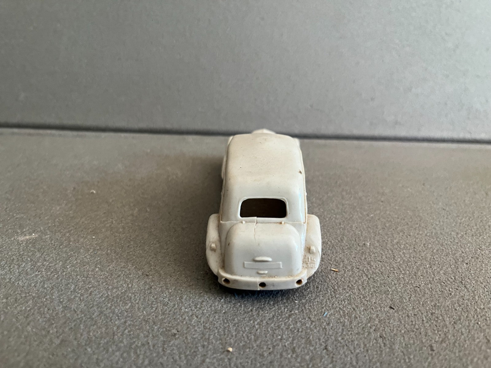 Ancienne Voiture Miniature Citroen Traction 15 Six Norev Plastique France Epave