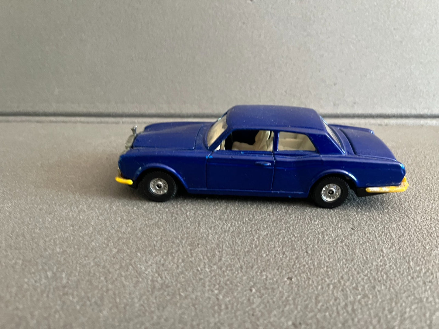 Jouet Ancien Voiture Miniature Rolls Royce Corniche Corgi Gt Britain 1/36