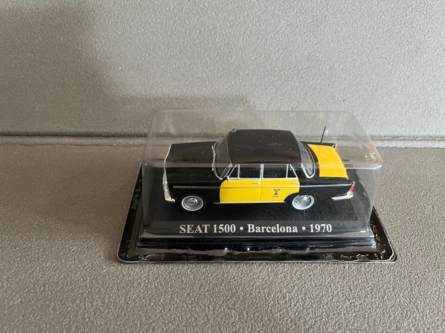 Voiture Miniature Seat 1500 Barcelona 1970 Taxi Du Monde au 1/43 Altaya