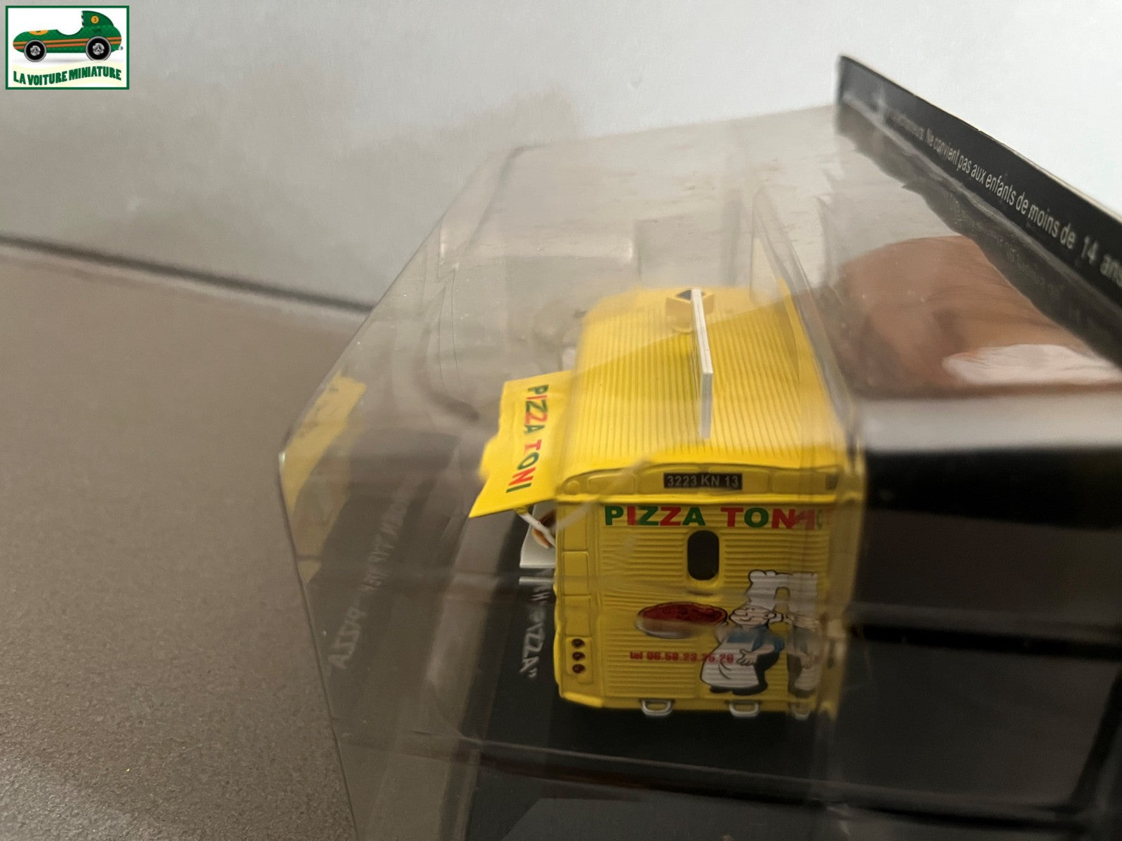 Voiture miniature Camion Citroen Type HY H Pizza au 1/43