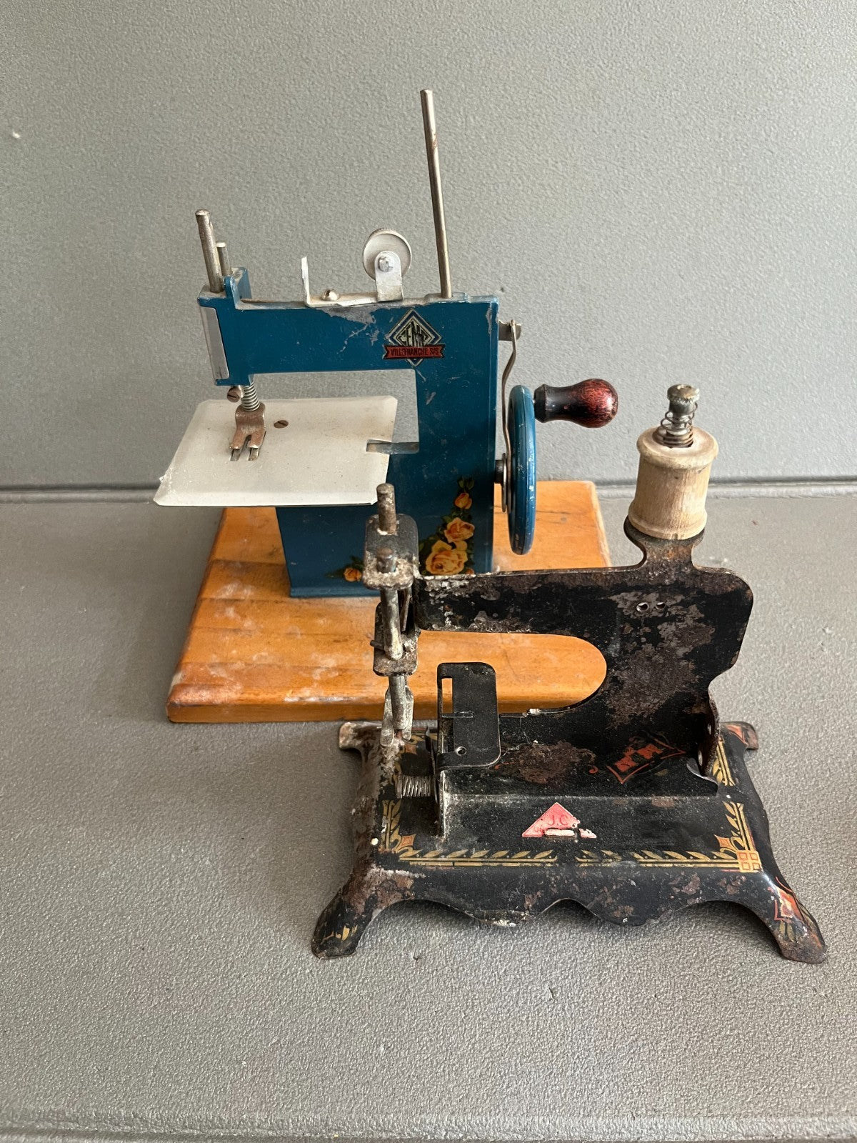 Lot Jouet Ancien Machine Coudre CEMP Villefranche + JC Incomplet