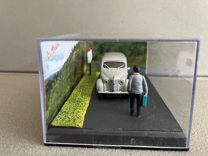 Voiture Miniature Renault Juvaquatre Etape 4 La Route Bleue RN7 1/43