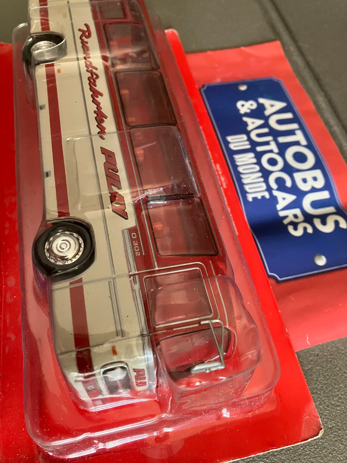 Voiture miniature Mercedes Benz 0 302 1972 1/43 Autobus Autocars du Monde