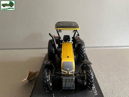 Voiture miniature Tracteur Agricole Valtra A850 Universal Hobbies 1/32