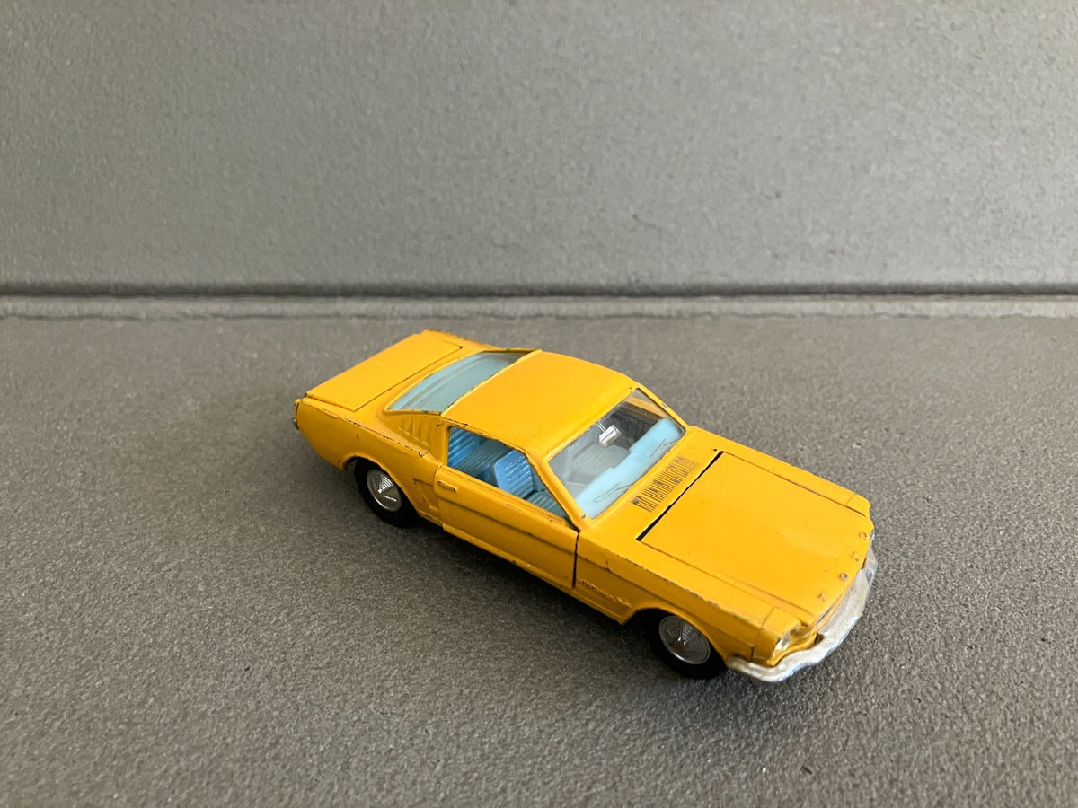 Ancienne Voiture Miniature Ford Mustang 161 England Meccano Dinky Toys 1/43