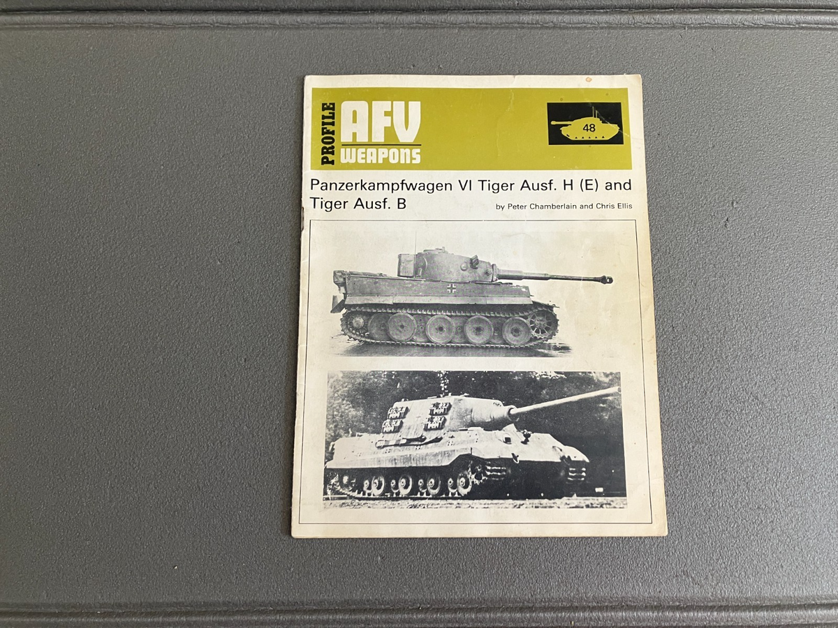Livre Revue Militaire Char Panzerkampfwagen VI Tiger Profile AFV Weapons 48