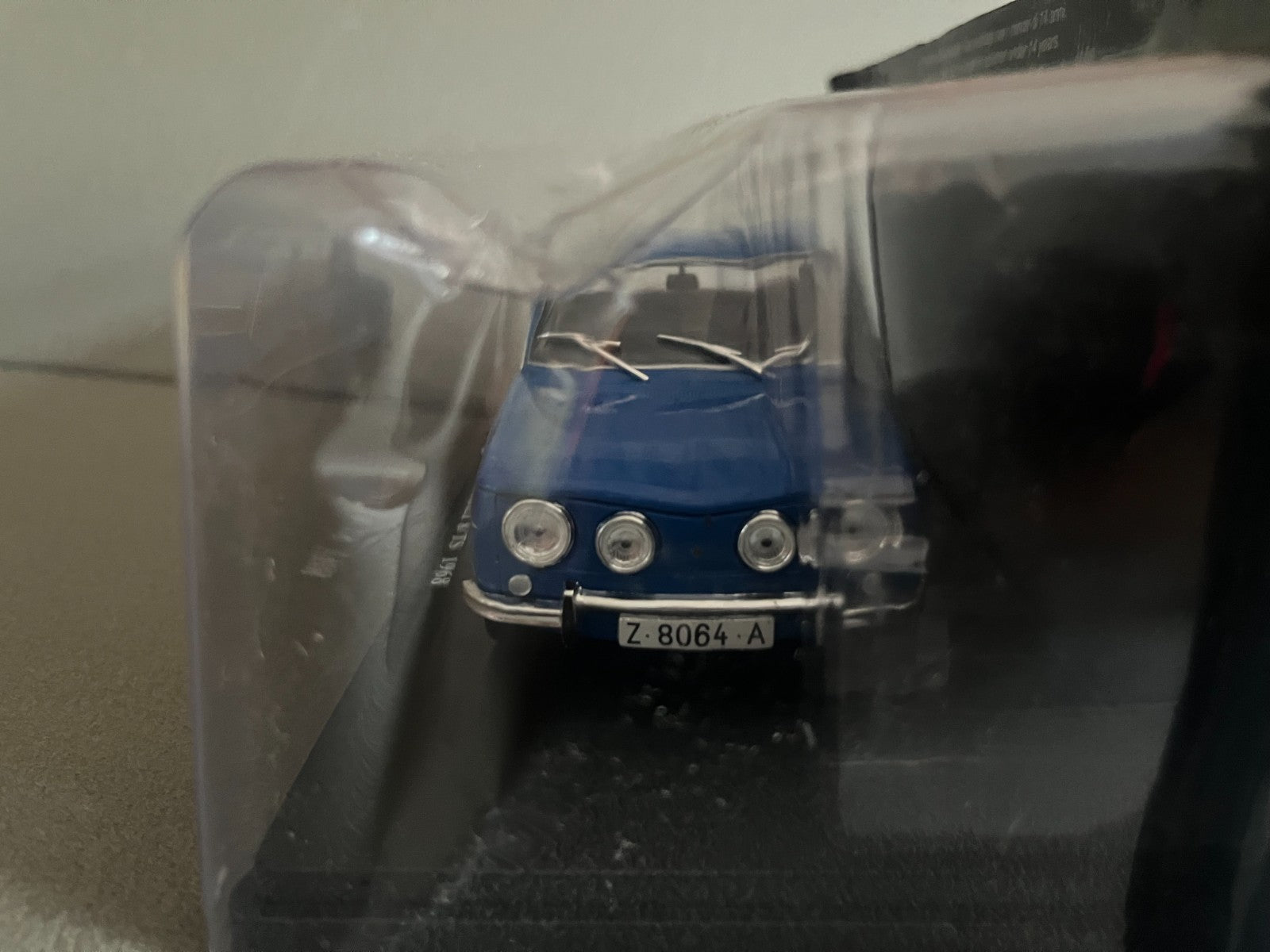 Voiture miniature Renault 8 TS 1968 au 1/24
