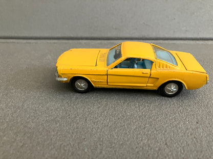 Ancienne Voiture Miniature Ford Mustang 161 England Meccano Dinky Toys 1/43