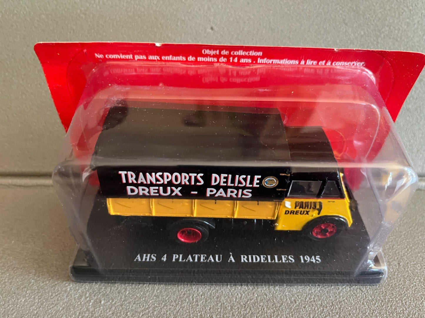 Voiture miniature Camion Renault L'AHS 4 Plateau à Ridelles 1945 Hachette 1/43