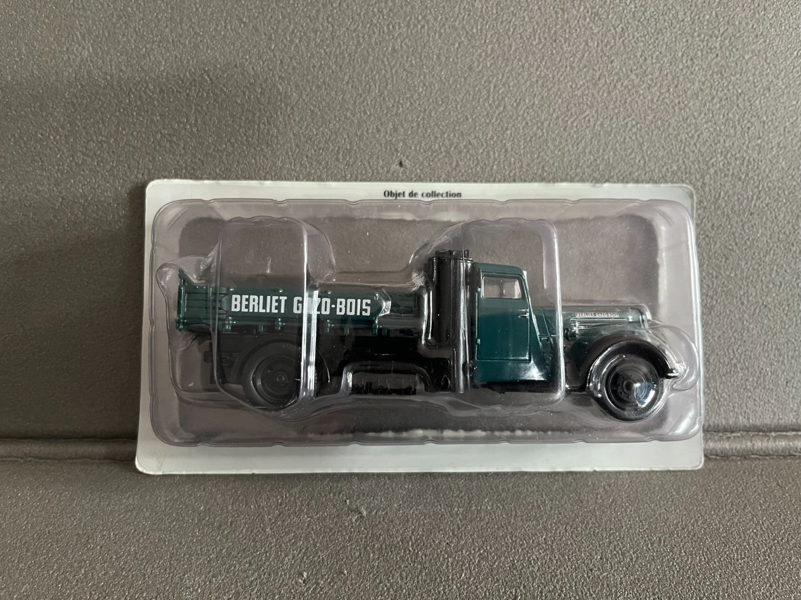 Voiture miniature Camion Berliet VDANG Gazo Bois Hachette 1/43 Défauts