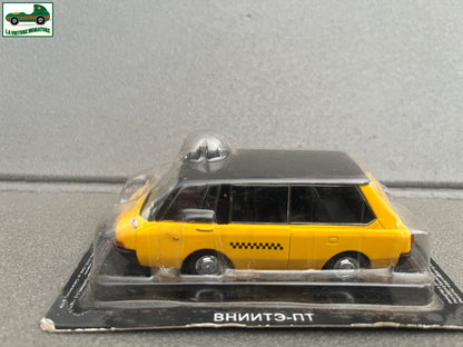 Voiture Miniature Vinite PT Taxi Pays de L'est URSS Russie au 1/43