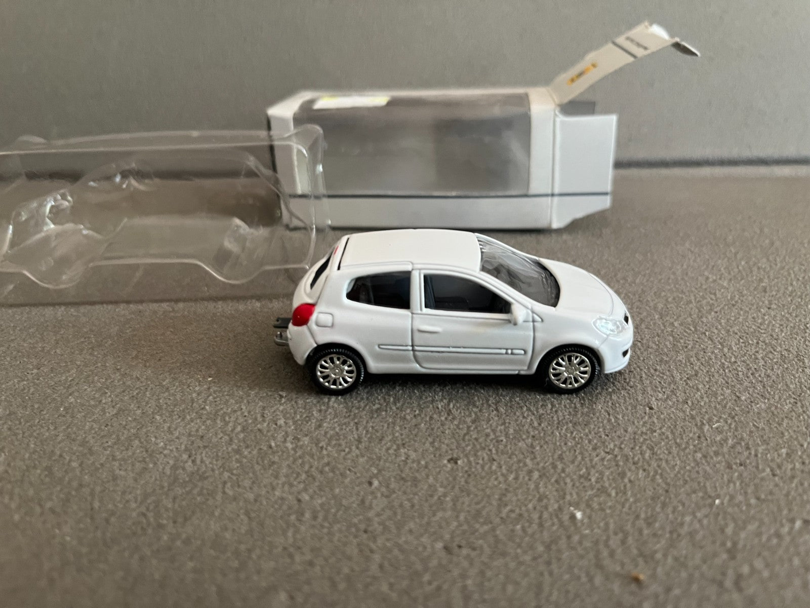 Voiture miniature Renault Toys Clio 2005 Norev 3 inches 1/64