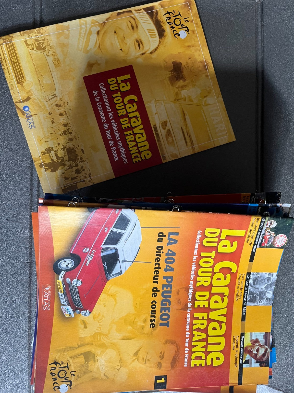 Lot + 60 Fascicules Voiture Miniature Tour de France Vélo Norev Atlas 1/43