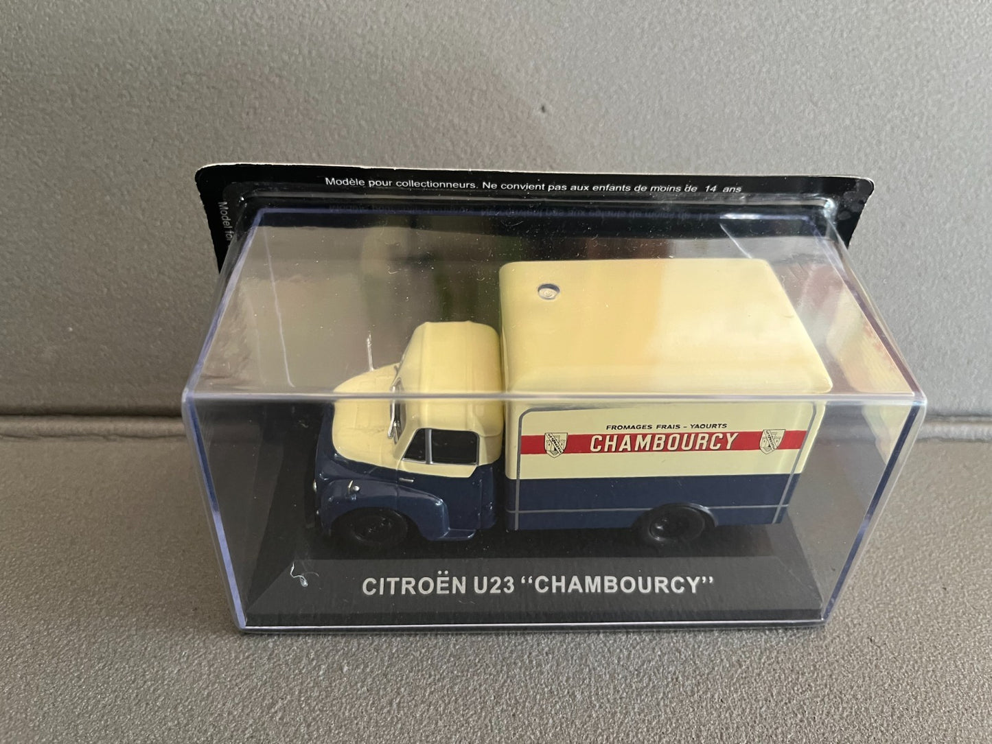 Voiture Miniature Camion Publicitaire Citroen U23 Chambourcy au 1/43