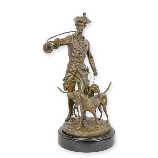 UN GROUPE EN BRONZE DE LOUIS XV AVEC DES CHIENS