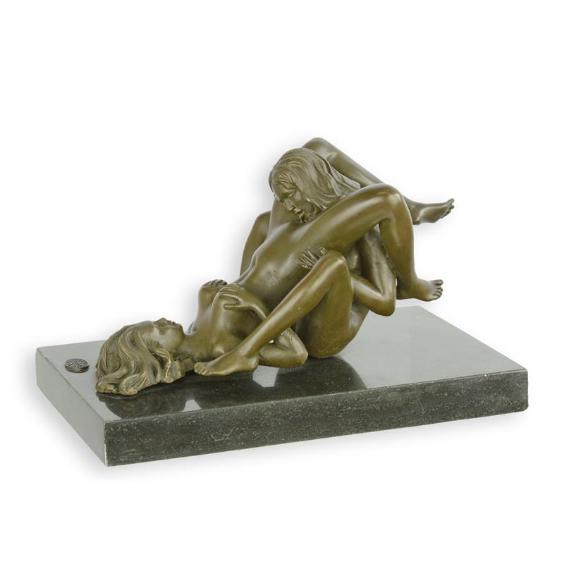SCULPTURE ÉROTIQUE EN BRONZE DEUX FEMMES NUES PRATIQUANT UNE MASTURBATION ORALE