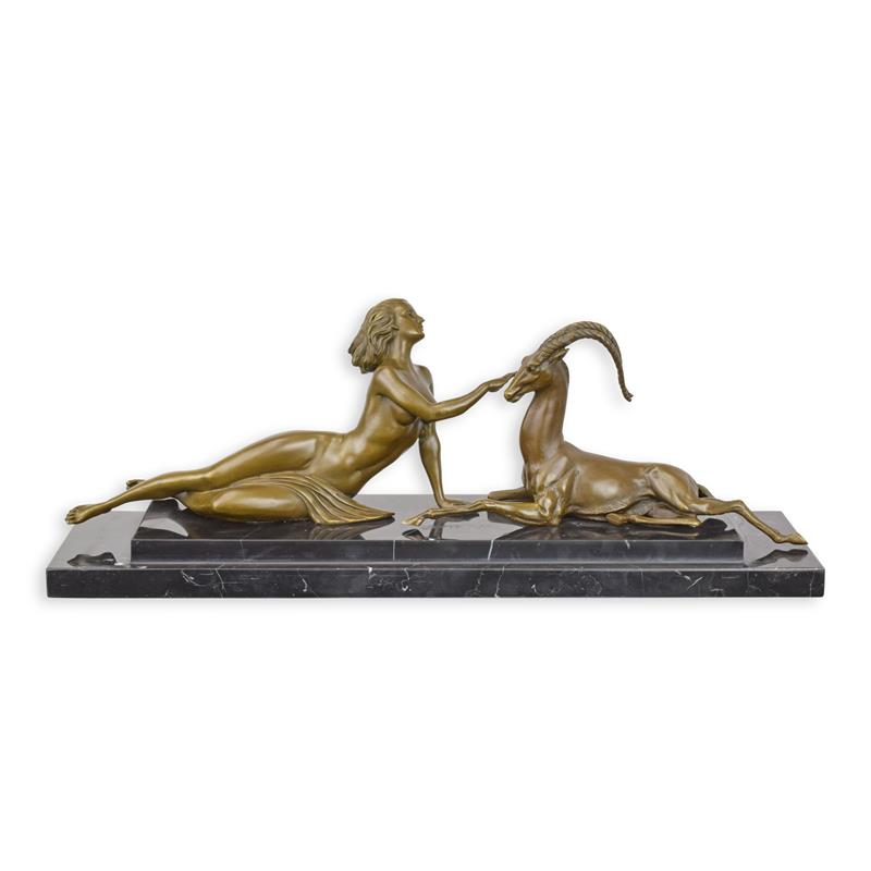 STATUE MODERNE SCULPTURE BRONZE AMAZONE AVEC ANTILOPE