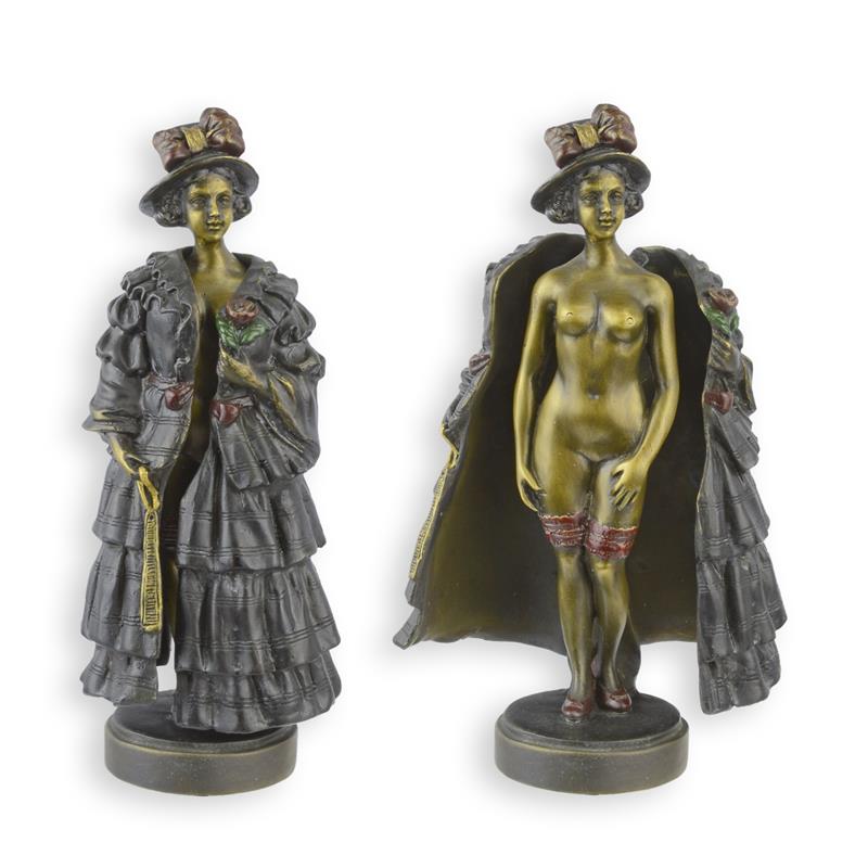 STATUE MODERNE SCULPTURE EROTIQUE BRONZE FEMME PORTANT UN MANTEAU DE FOURRURE